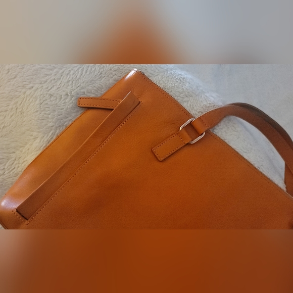 Club Monaco Handbag for Spring! - Picture 3 of 8